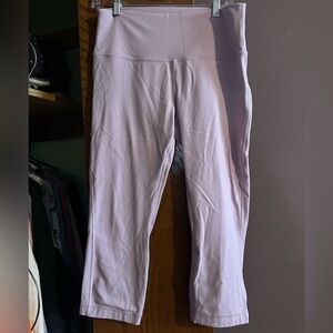 Light purple lulu lemon capris